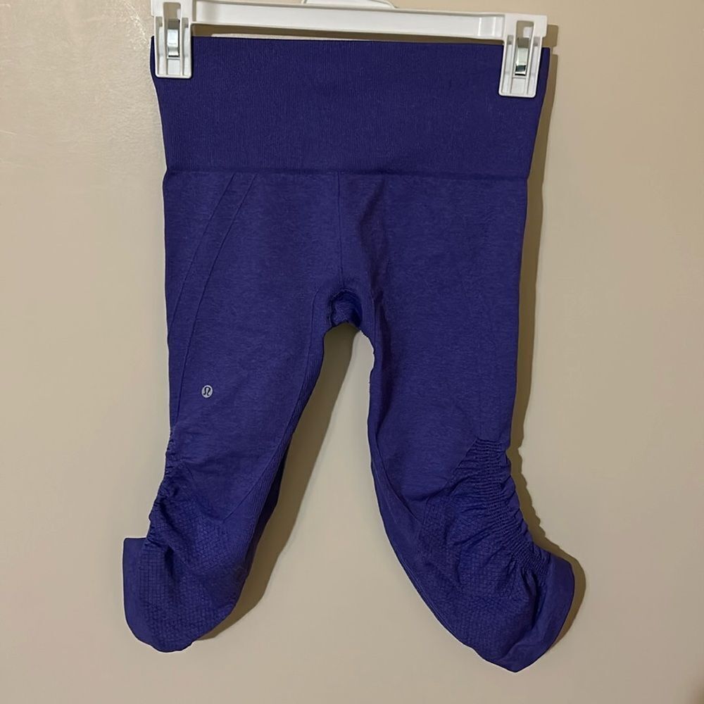 Lululemon Awakening Crop Taryn Toomey Leggings Activewear Purple size 4